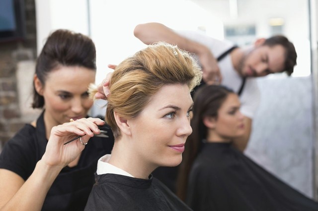 Где найти курсы обучения парикмахеров на дому или индивидуально.
